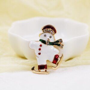 MACY'S Christmas Holiday Brooch